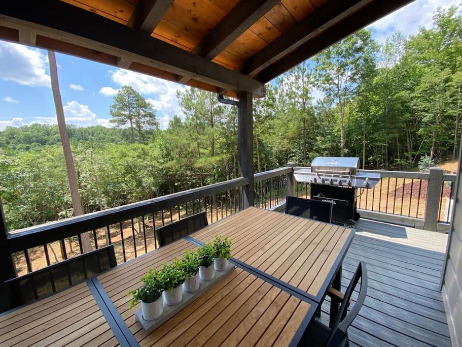 The Llaguna Lodge - New Cabin, Sleeps 10, Fire Pit, Hot Tub, In Blue Ridge , Ga Exterior foto