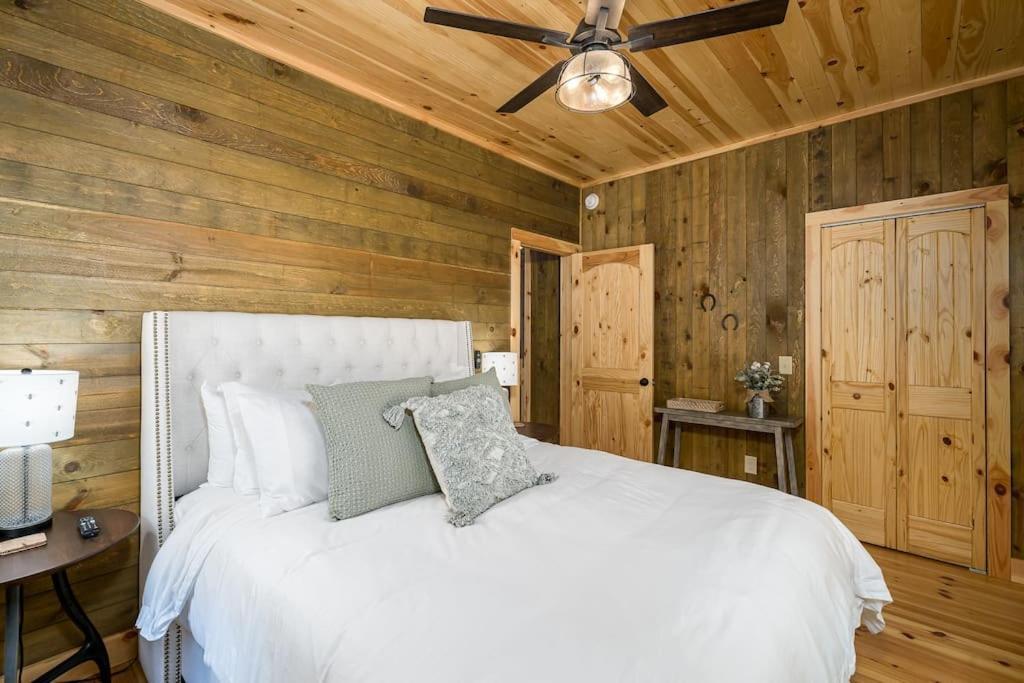 The Llaguna Lodge - New Cabin, Sleeps 10, Fire Pit, Hot Tub, In Blue Ridge , Ga Exterior foto